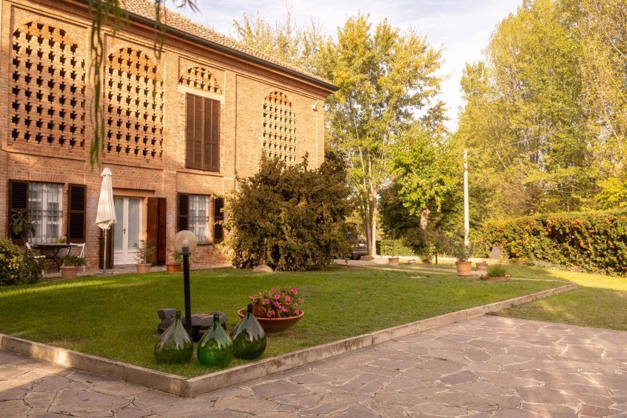 Apart-Agriturismo "La Colomba" Nizza Monferrato Exterior foto
